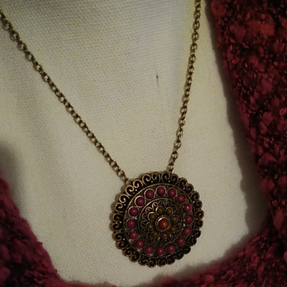 Necklace and earring set